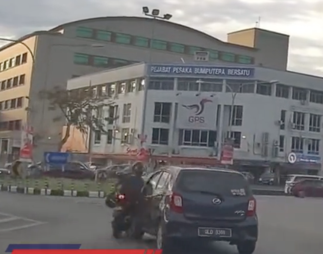 Axia Belok Tidak Beri Signal, Motosikal Jadi Mangsa Di Miri